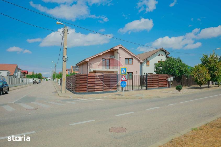 Casă cu 5 camere cu Teren 505 Mp în Central