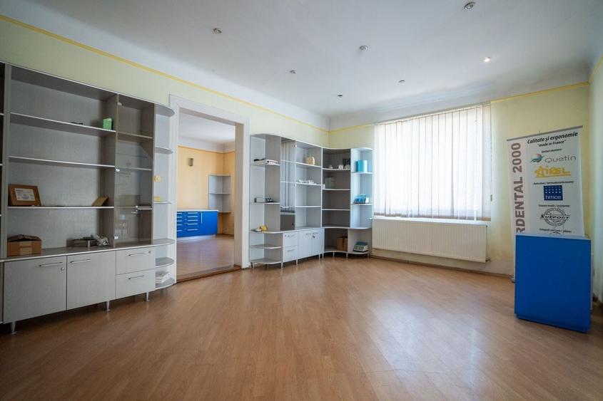 Casă individuală cu 6 camere cu Canalizare în Calea Clujului