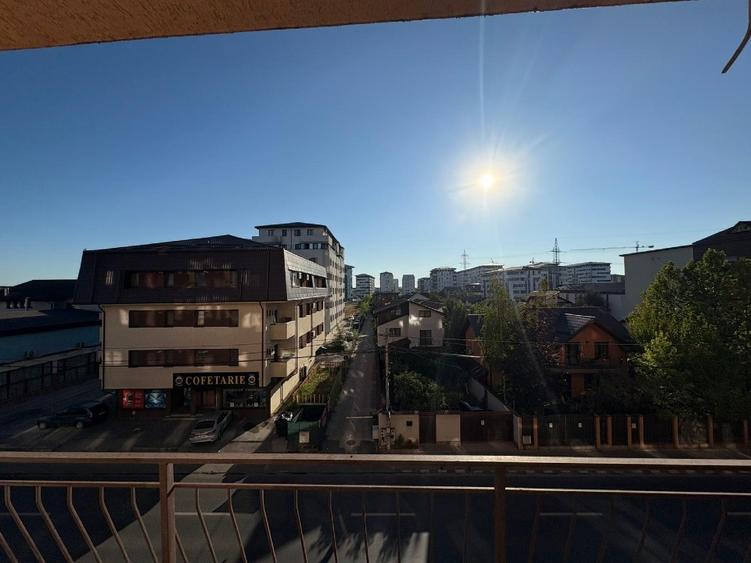 Apartament cu 2 camere decomandat în Roșu
