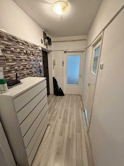 Apartament cu 3 camere decomandat în Republicii