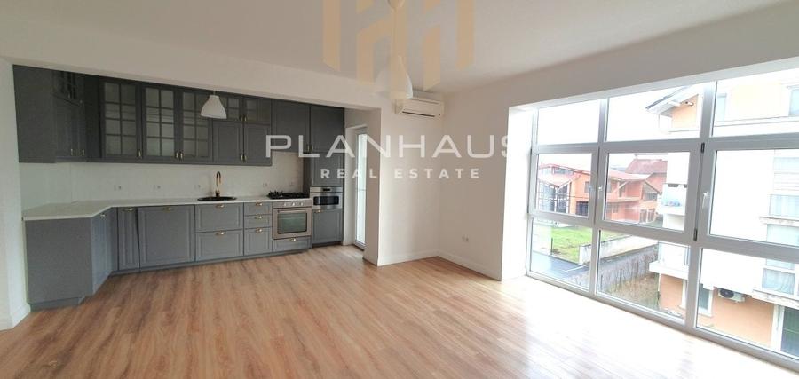 Apartament cu 3 camere semidecomandat, mobilat în Independenței
