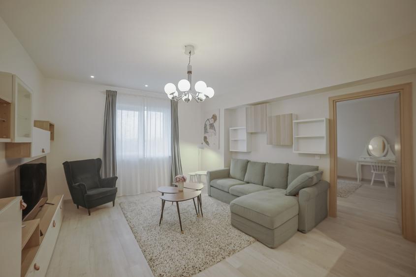 Apartament cu 2 camere semidecomandat, mobilat în Splaiul Unirii