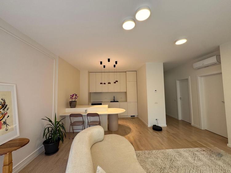 Apartament cu 2 camere decomandat în Băneasa