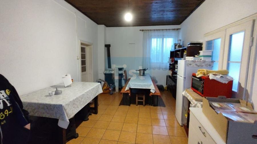 Casă cu 7 camere cu Canalizare în Sânmartin