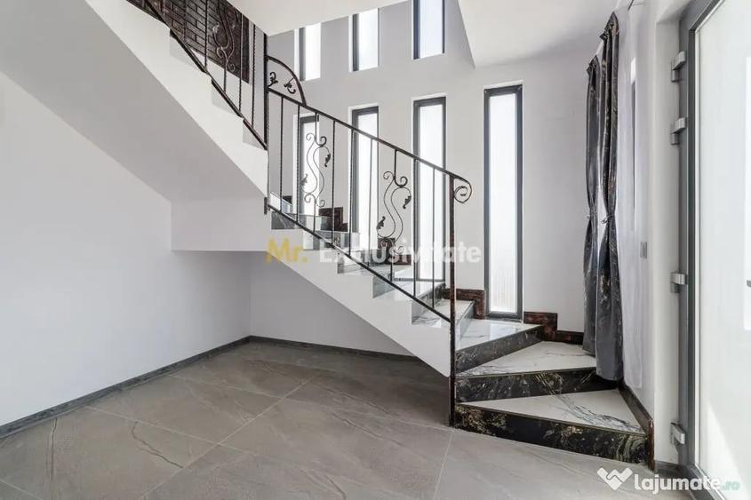 Casă cu 5 camere cu Teren 457 Mp în Dobreni