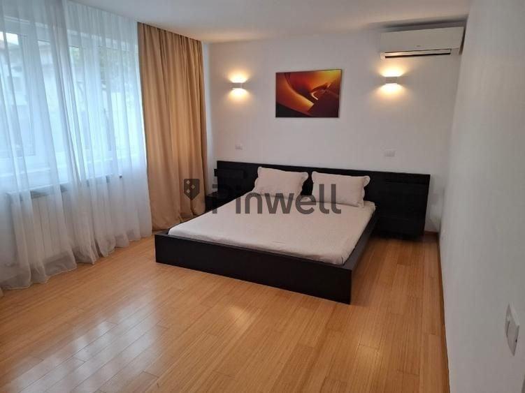 Apartament cu 4 camere decomandat, mobilat în Central
