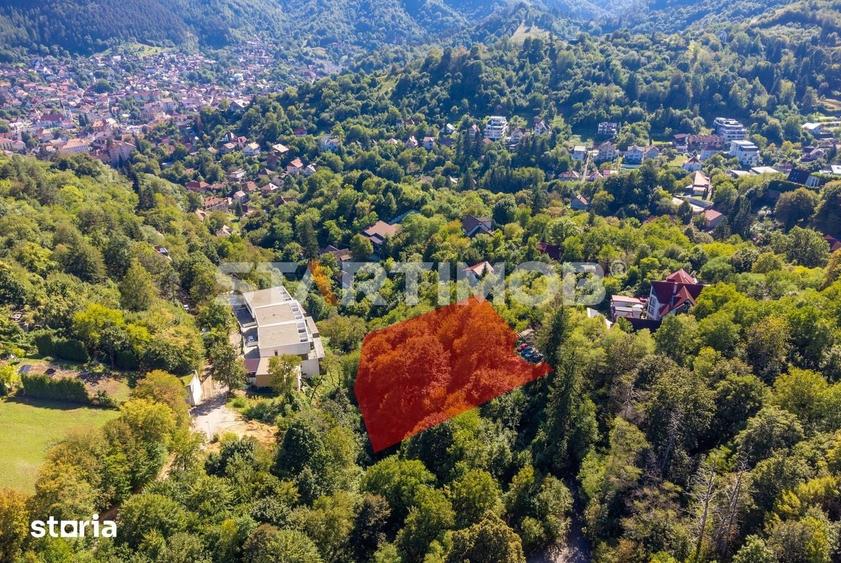 Teren de 2385 mp, în Schei