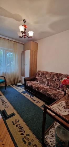 Apartament cu 4 camere decomandat în Mircea cel Bătrân