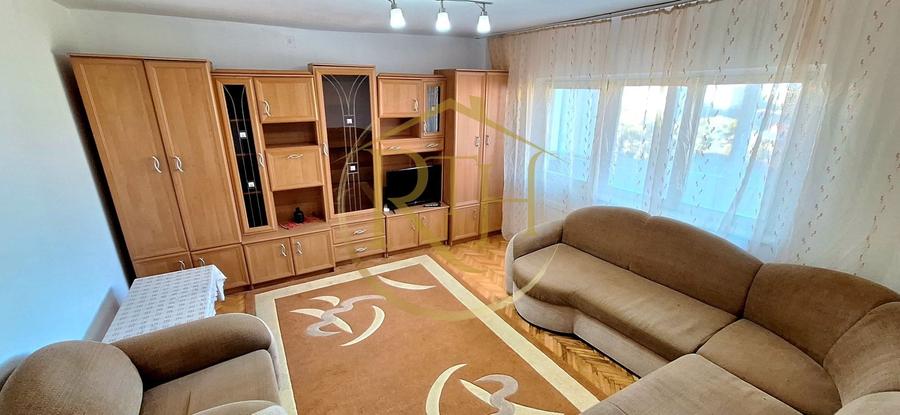 Apartament cu 3 camere decomandat, mobilat în Girocului