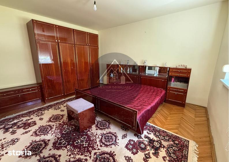 Casă cu 3 camere semidecomandat cu Teren 1002 Mp în Vitrometan