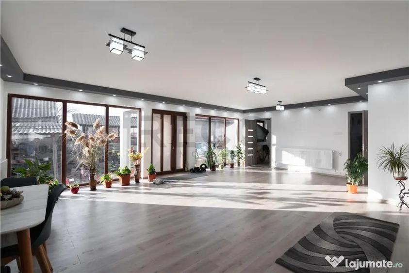 Casă cu 5 camere cu Teren 2900 Mp în Tarcea
