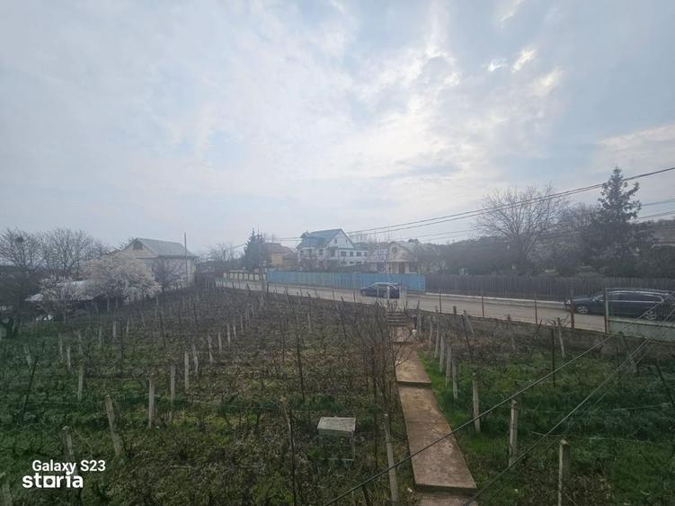 Casă cu 4 camere cu Teren 15000 Mp în Galata