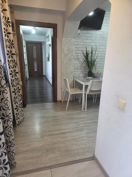 Casă cu 5 camere cu Teren 250 Mp în Măgurele