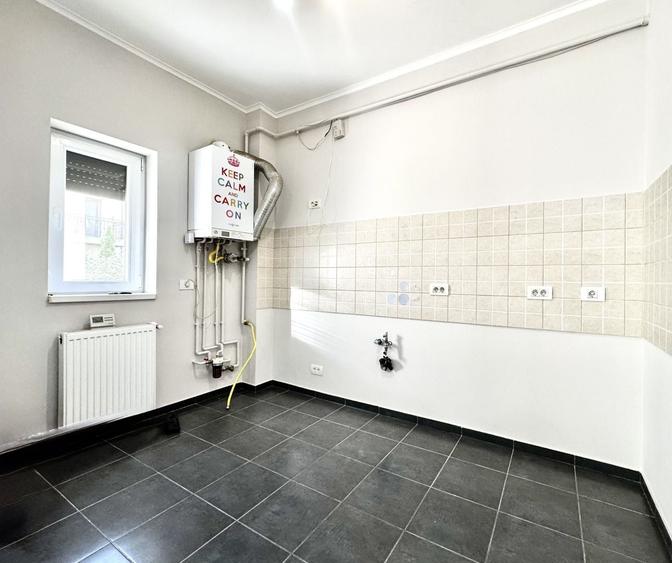 Apartament cu 3 camere semidecomandat în Braytim