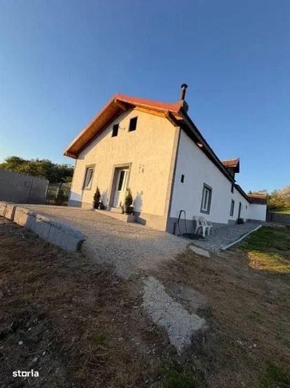 Casă cu 3 camere cu Teren 1800 Mp în Veștem