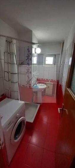 Garsonieră decomandată în Costin Georgian