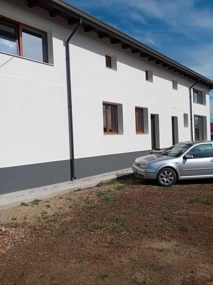 Casă cu 4 camere cu Canalizare în Giarmata