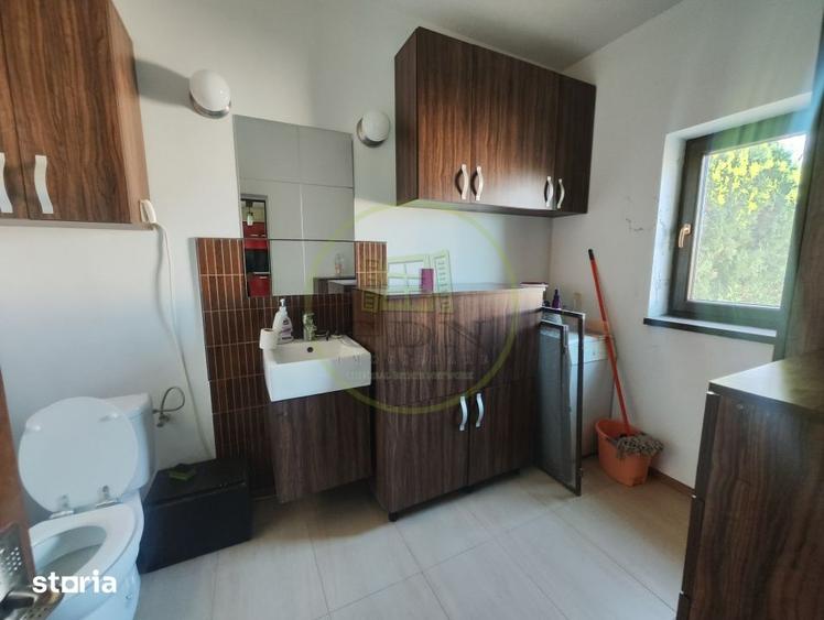 Casă cu 5 camere cu Teren 709 Mp în Ghercești