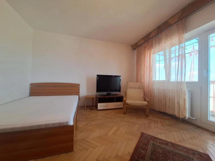 Garsonieră decomandată în Fabric