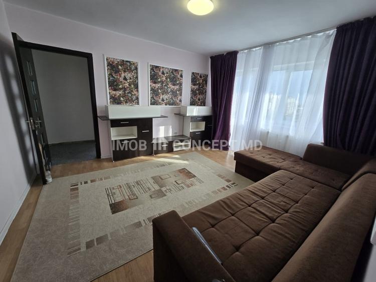 Apartament cu 3 camere semidecomandat, mobilat în Nord