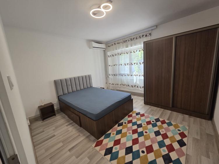 Garsonieră decomandată în