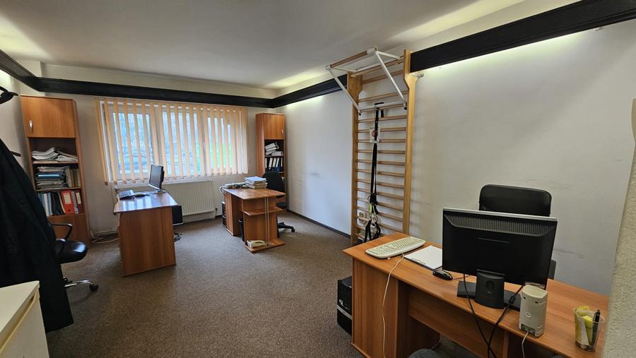 Apartament cu 4 camere semidecomandat în Moara de foc