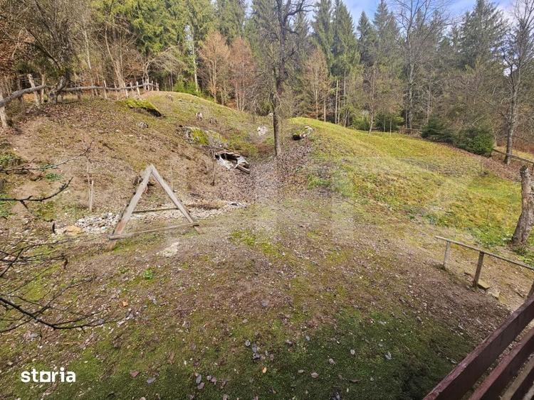Casă cu 6 camere cu Teren 1565 Mp în Vadu Moților