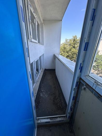 Apartament cu 3 camere semidecomandat în Victoriei