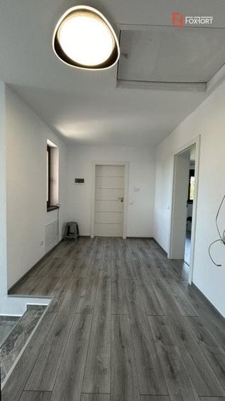 Casă individuală cu 5 camere cu Garaj în Sânandrei