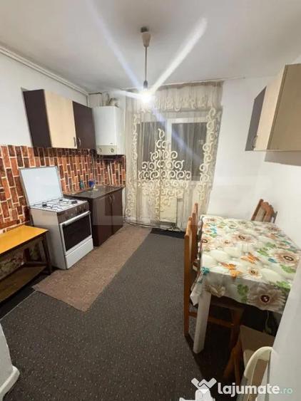 Apartament cu 2 camere semidecomandat, mobilat în Central