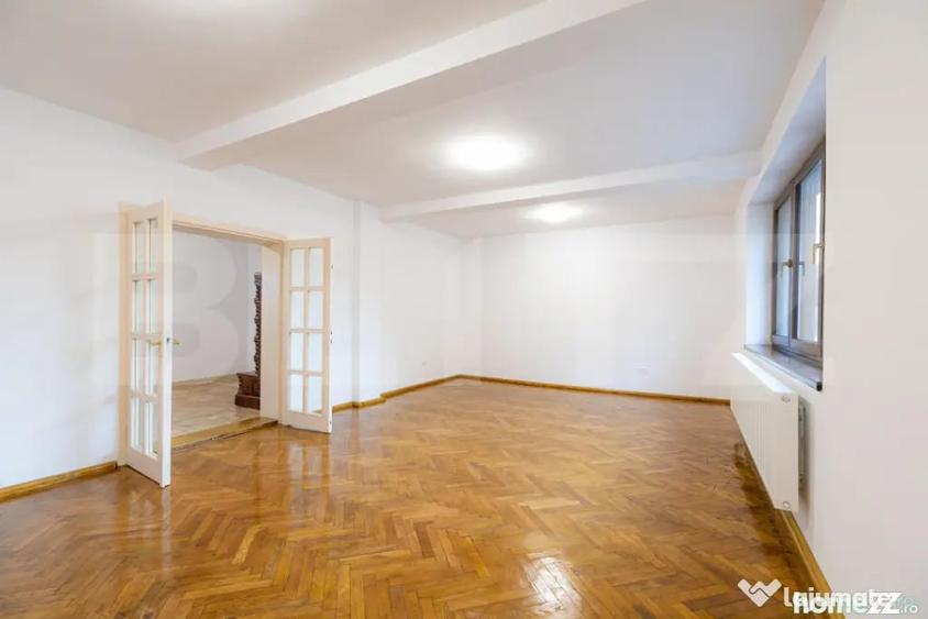 Spațiu comercial, de 62 mp, în Central