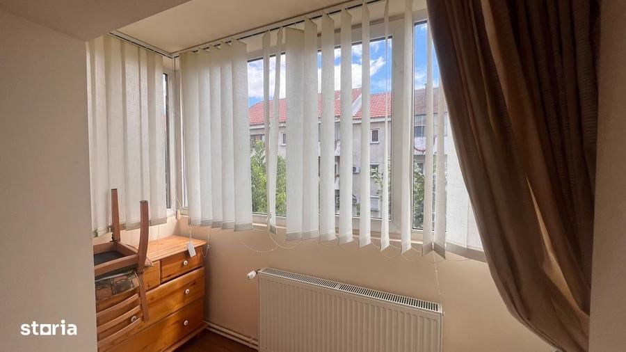 Apartament cu 4 camere decomandat în Central