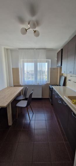 Apartament cu 3 camere decomandat în P-ța Muncii