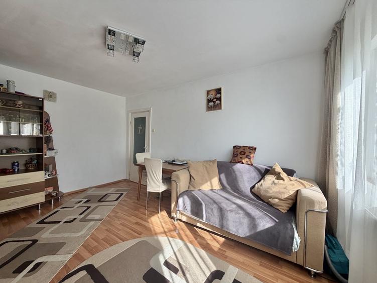 Apartament cu 2 camere nedecomandat, mobilat în Dâmbovița