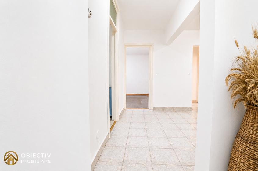Apartament cu 4 camere decomandat în Central