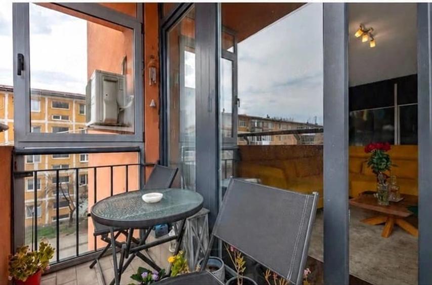 Apartament cu 2 camere semidecomandat în P-ța Doina