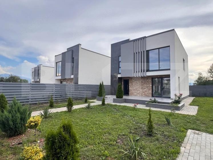 Casă cu Teren 500 Mp în Noua