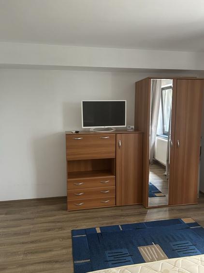 Garsonieră decomandată în Central