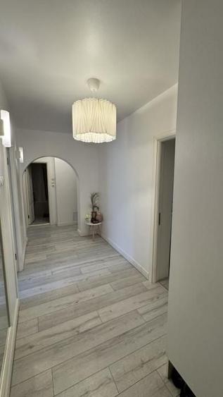 Apartament cu 3 camere decomandat, mobilat în Calea Călărașilor