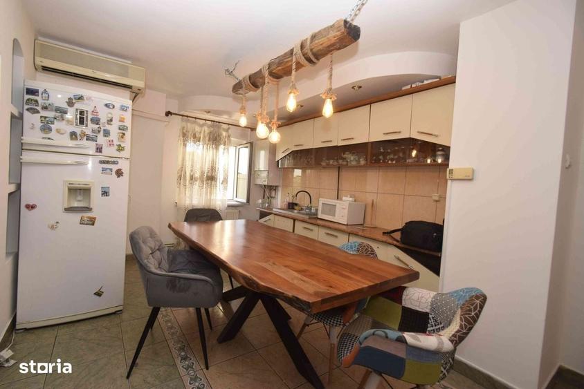 Apartament cu 4 camere decomandat în George Enescu