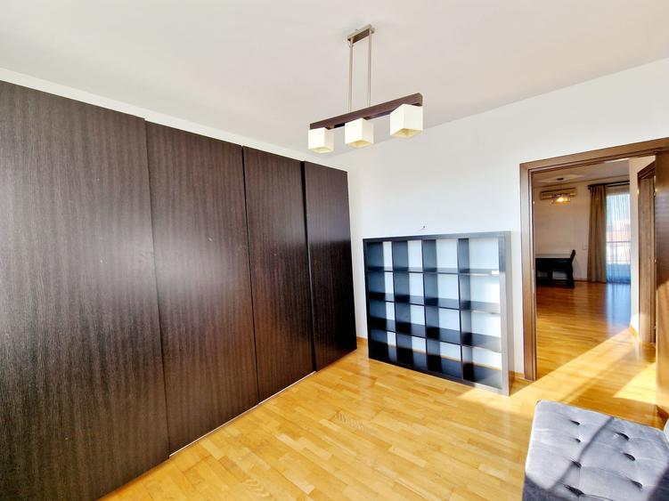 Apartament cu 3 camere decomandat, mobilat în Voluntari