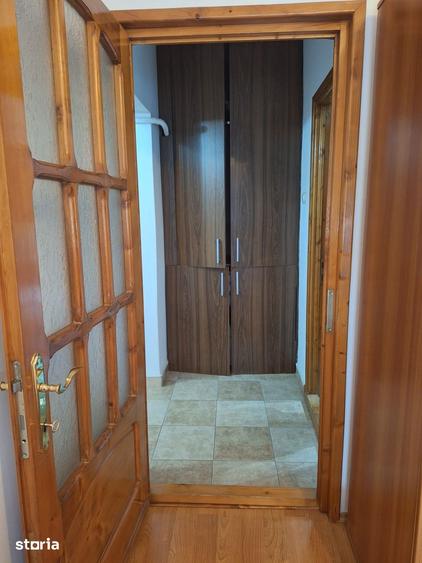Abator, Sos. Mangaliei, 2 decomandate, 52 mp, la cheie, gaze, 370 Euro - 9