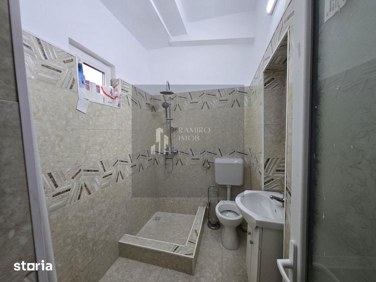 Casă cu 5 camere decomandat cu Teren 230 Mp în Giurgiului