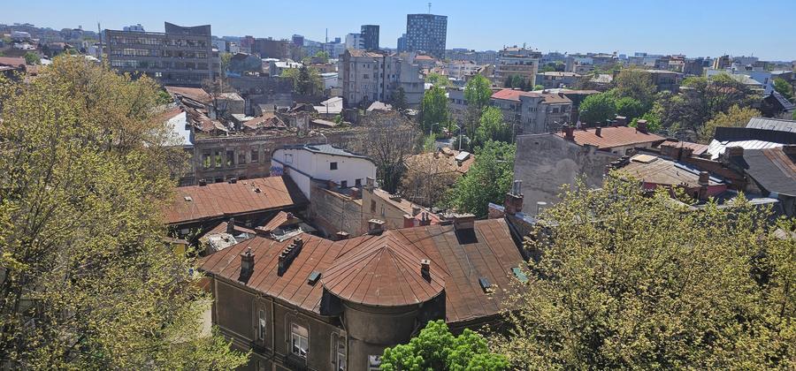 Garsonieră decomandată în Universitate