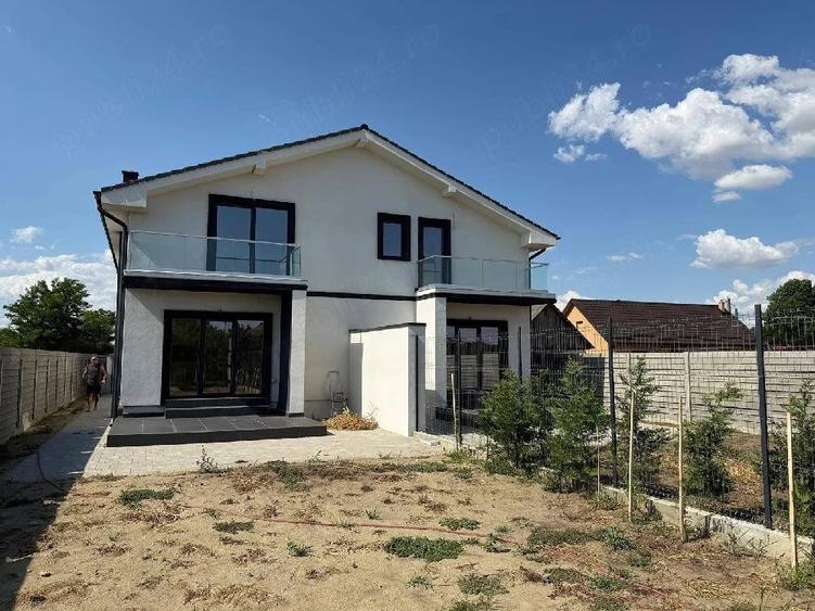 Casă cu Teren 450 Mp în Central