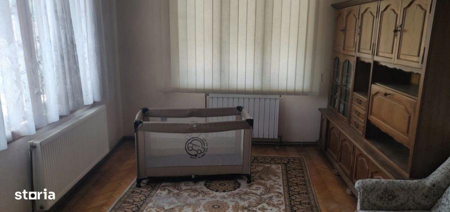 Casă cu 4 camere în Sânnicoară