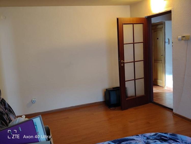 Apartament cu 3 camere decomandat în Exterior Vest