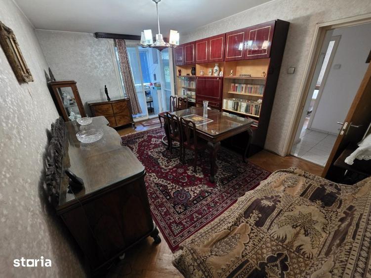 Apartament cu 3 camere decomandat în Dristor