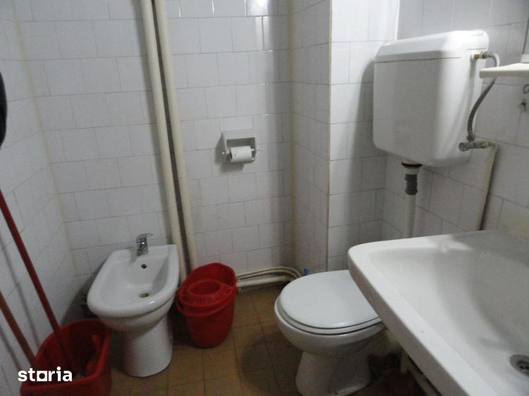 Apartament cu 2 camere decomandat în Romanilor