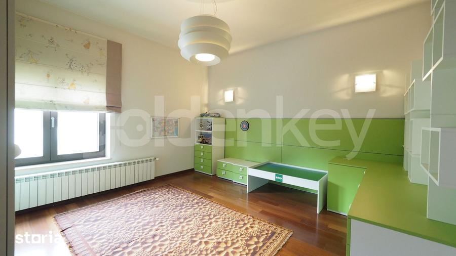 Casă cu 5 camere cu Teren 750 Mp în Central